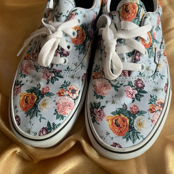 Floral Vans. Super cute. Purchased last year at an outlet in Gatlinburg, TN. - Picture 8 of 9